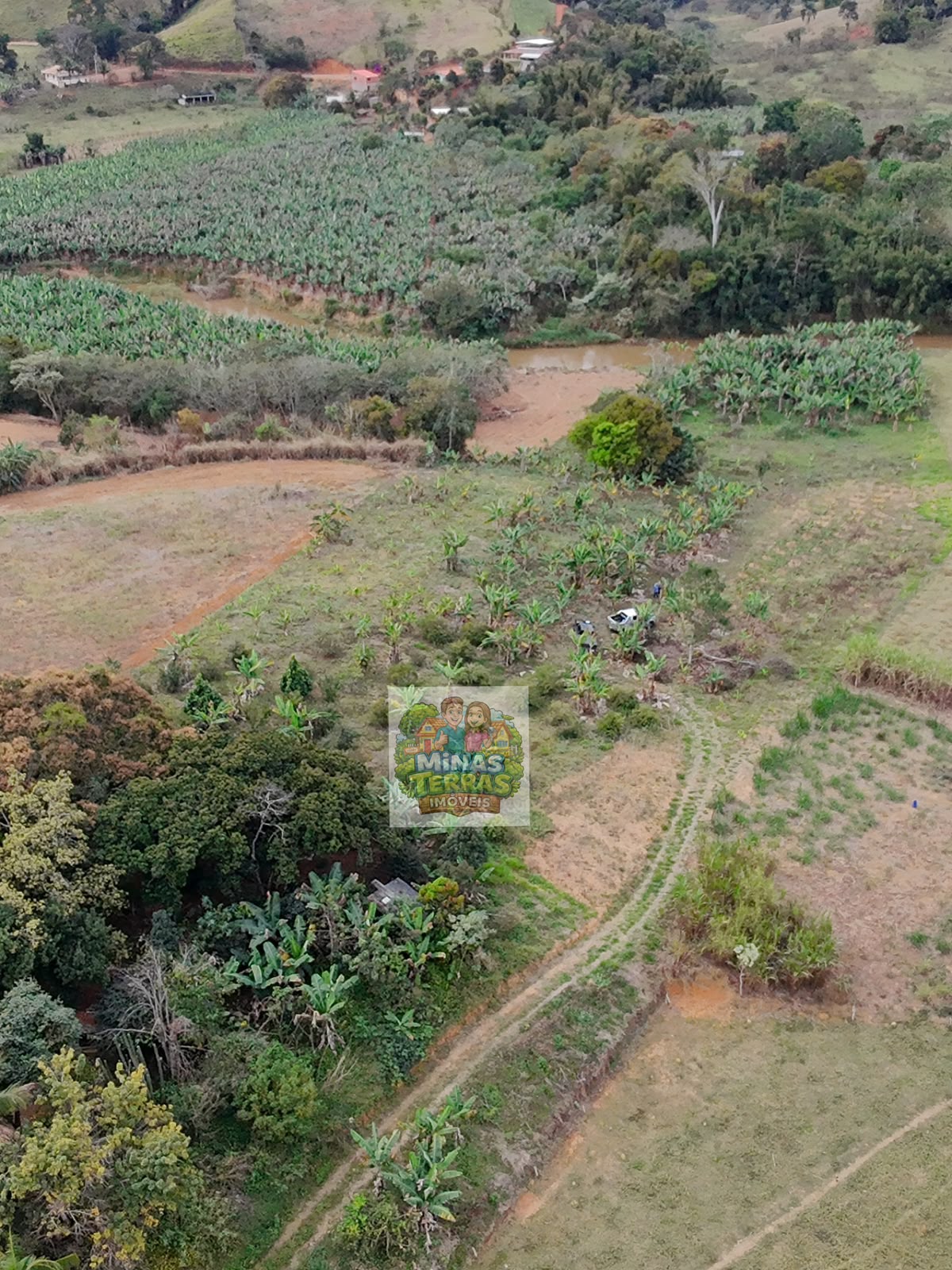 Sítio em Piau — 1,3 hectares a 2 km do centro — foto 2